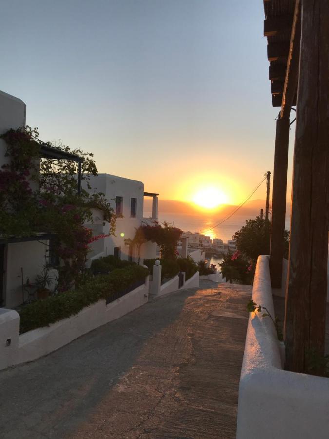 Paros Book'Inn ปิโซ ลิวาดิ ภายนอก รูปภาพ