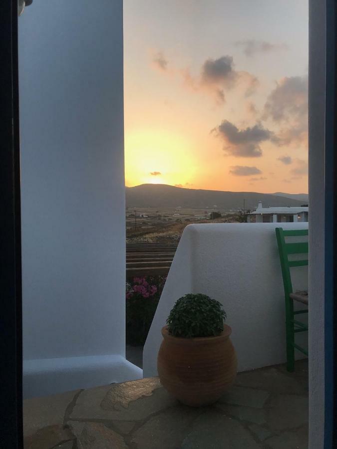 Paros Book'Inn ปิโซ ลิวาดิ ภายนอก รูปภาพ